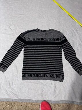 Vintage  Crewneck Striped Greek Key Knit Sweater in Black and Gray